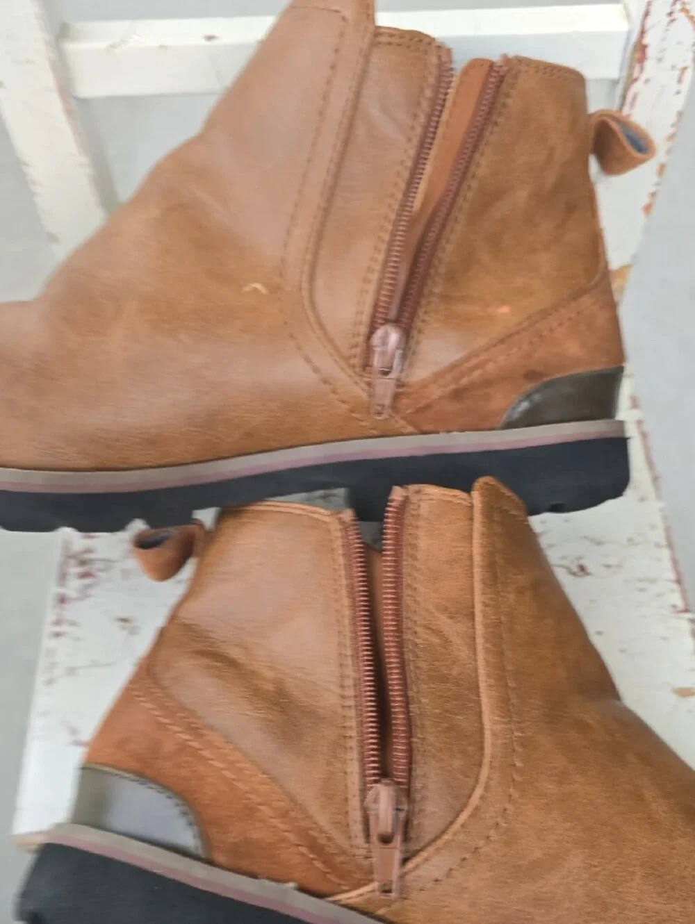 Men's Tan Chelsea Boots - Classic Pull-On Casual 10.5